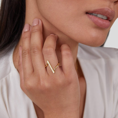 Mila gedraaide gouden ring