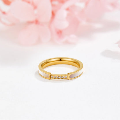 Bague en nacre et cristal