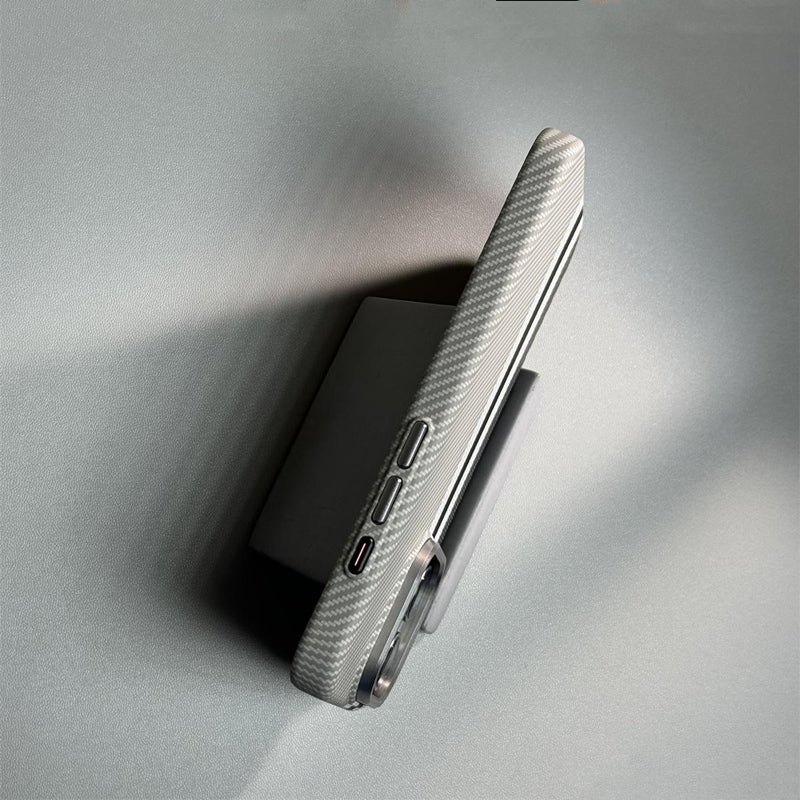 Spectre MagSafe® iPhonehoesje van koolstofvezel