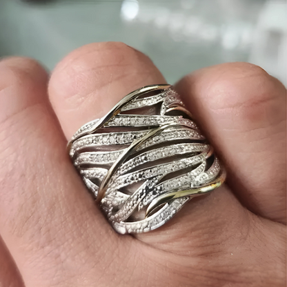 Elegante gelaagde gedraaide ring