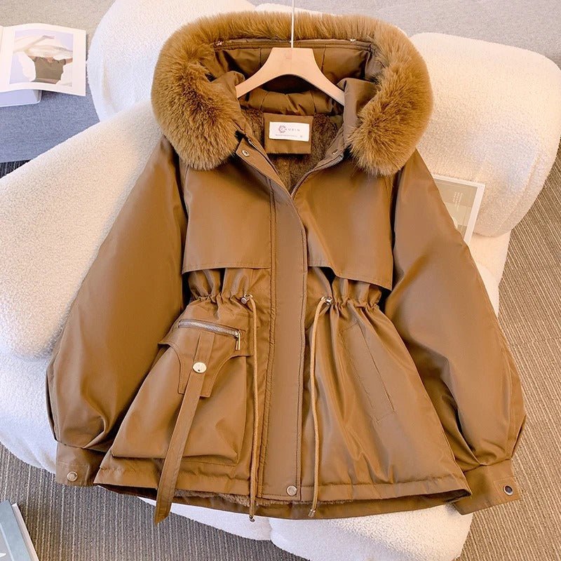 Amity™ | Elegante Winter-Daunenjacke mit Fell
