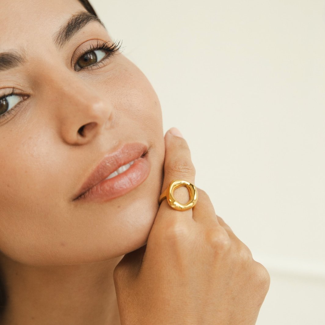 Vina gesmolten gouden ring
