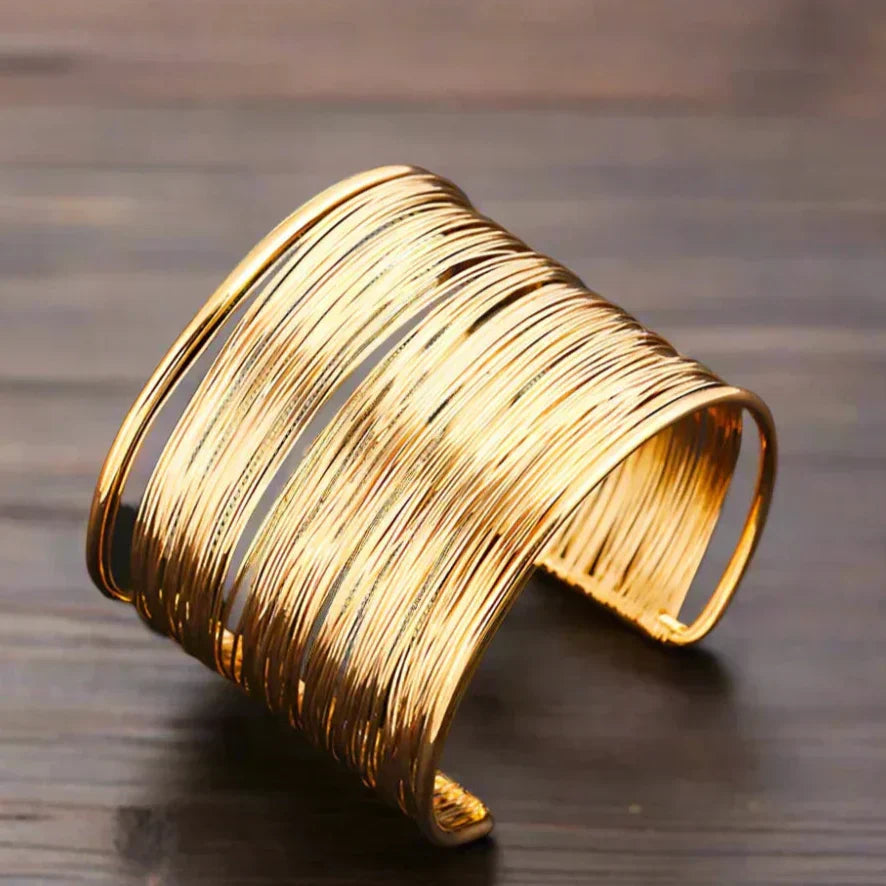Isolde | Goldenes Armband im Vintage-Stil