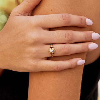Bague vintage en perles royales